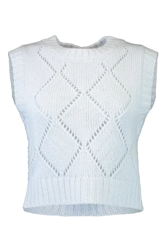 Weekend Offers That Please Tyree Vest