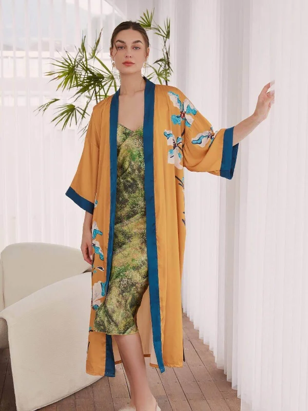 Weekend Shopping Made Better Wildflower Contrasting Kimono Robe